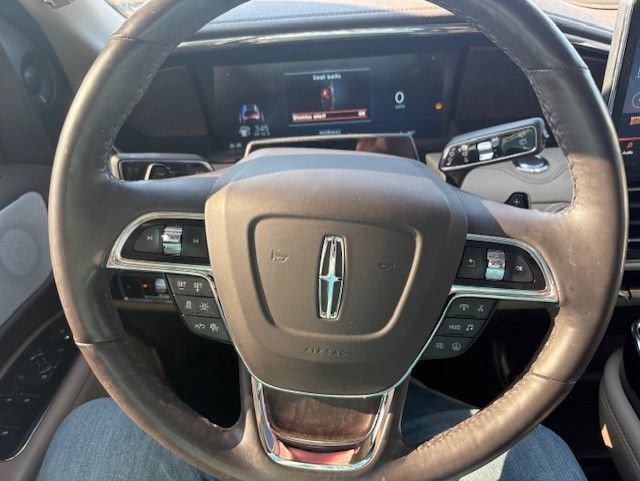Used 2023 Lincoln Navigator L Reserve AWD/4WD image 12