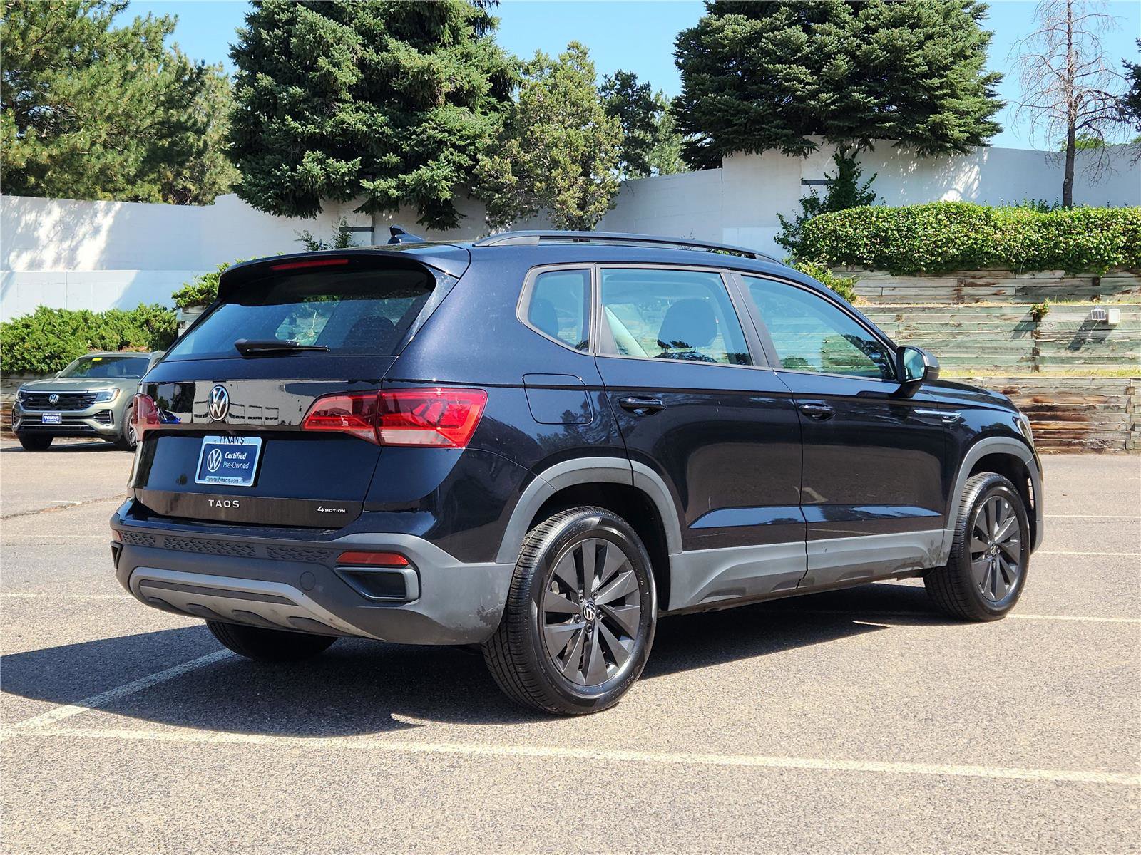 Used 2022 Volkswagen Taos S image 3