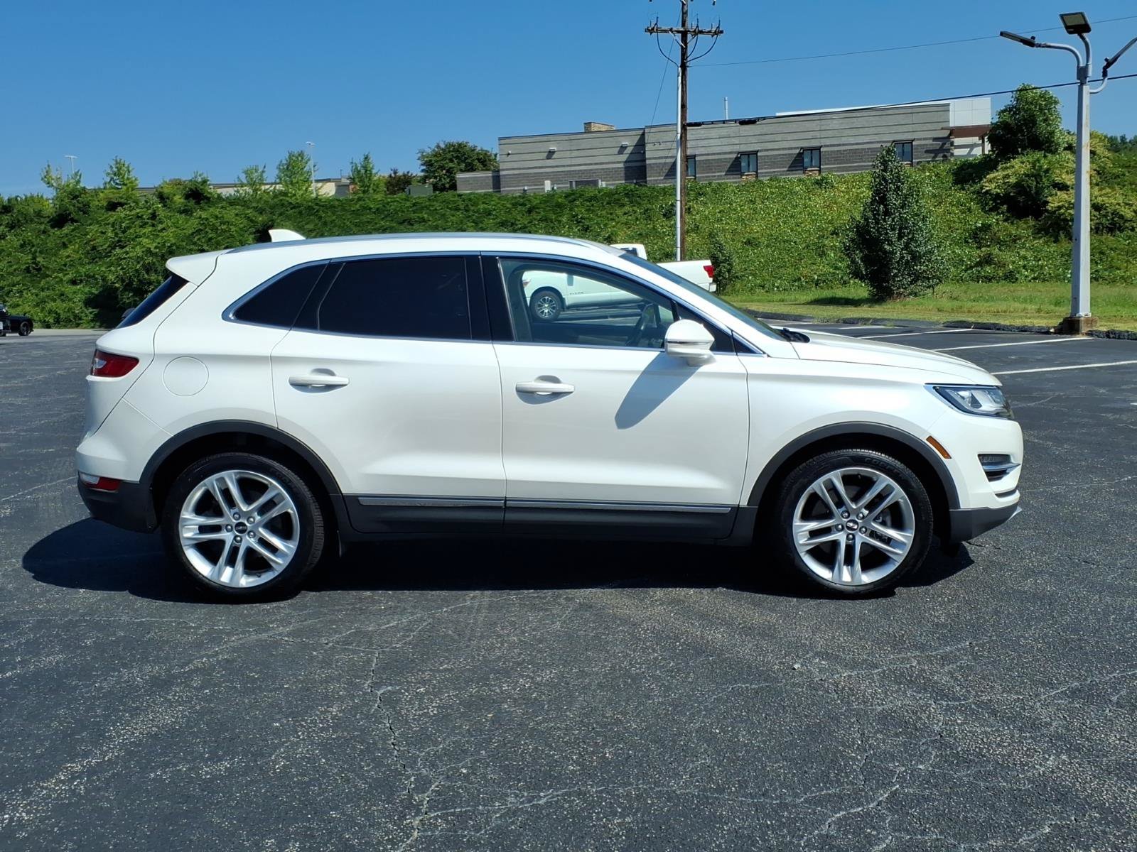 Used 2017 Lincoln MKC Reserve w/ Lincoln MKC Climate Package AWD/4WD image 9