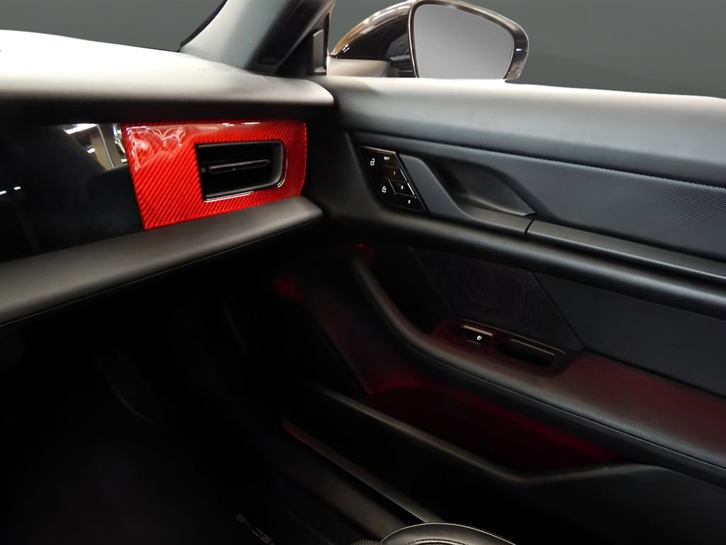 Used 2021 Porsche Taycan 4S image 16