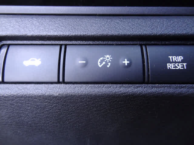 Used 2024 Nissan Altima 2.5 SV FWD image 15