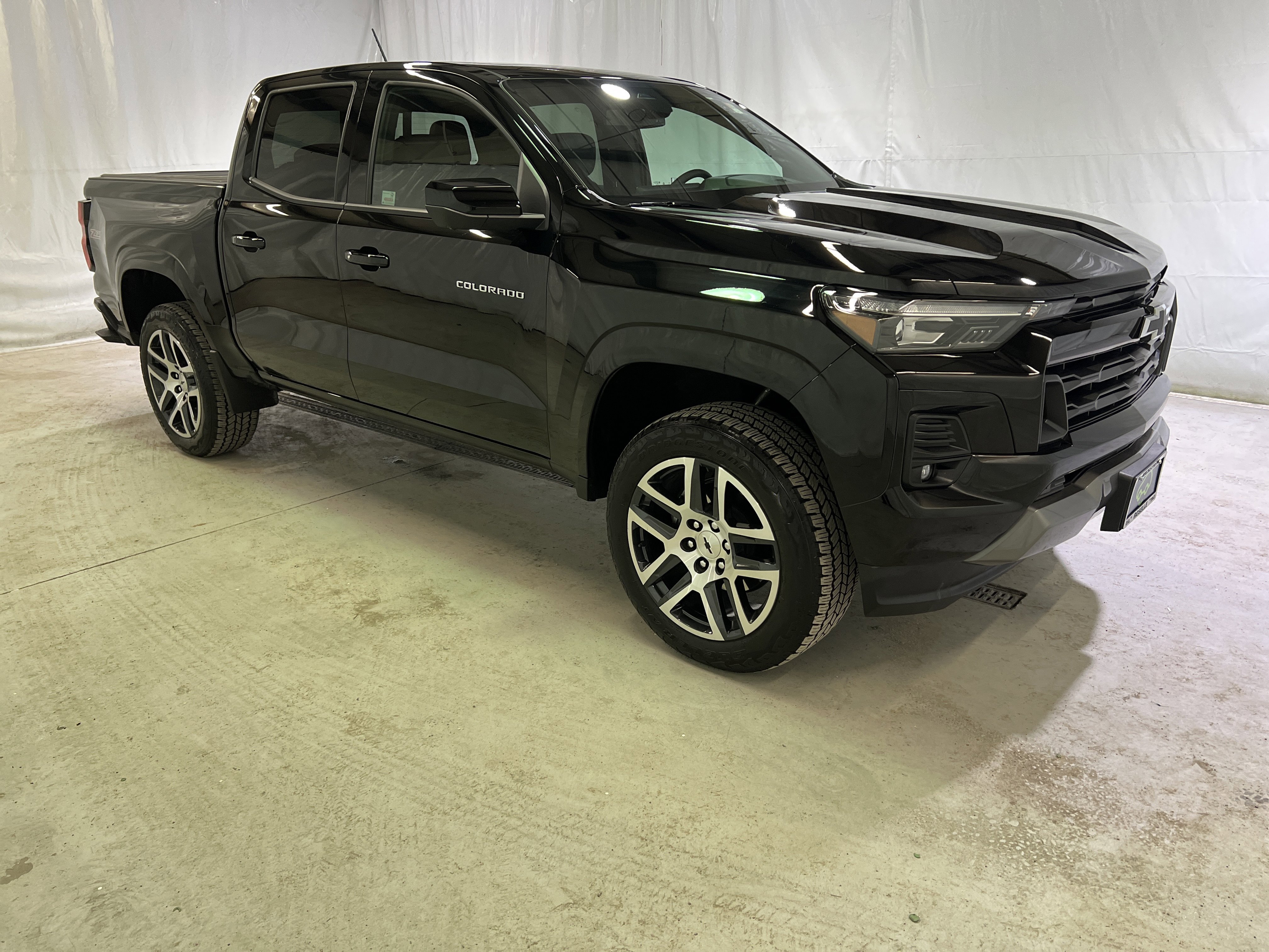 Used 2024 Chevrolet Colorado Z71 w/ Z71 Convenience Package 2 image 2