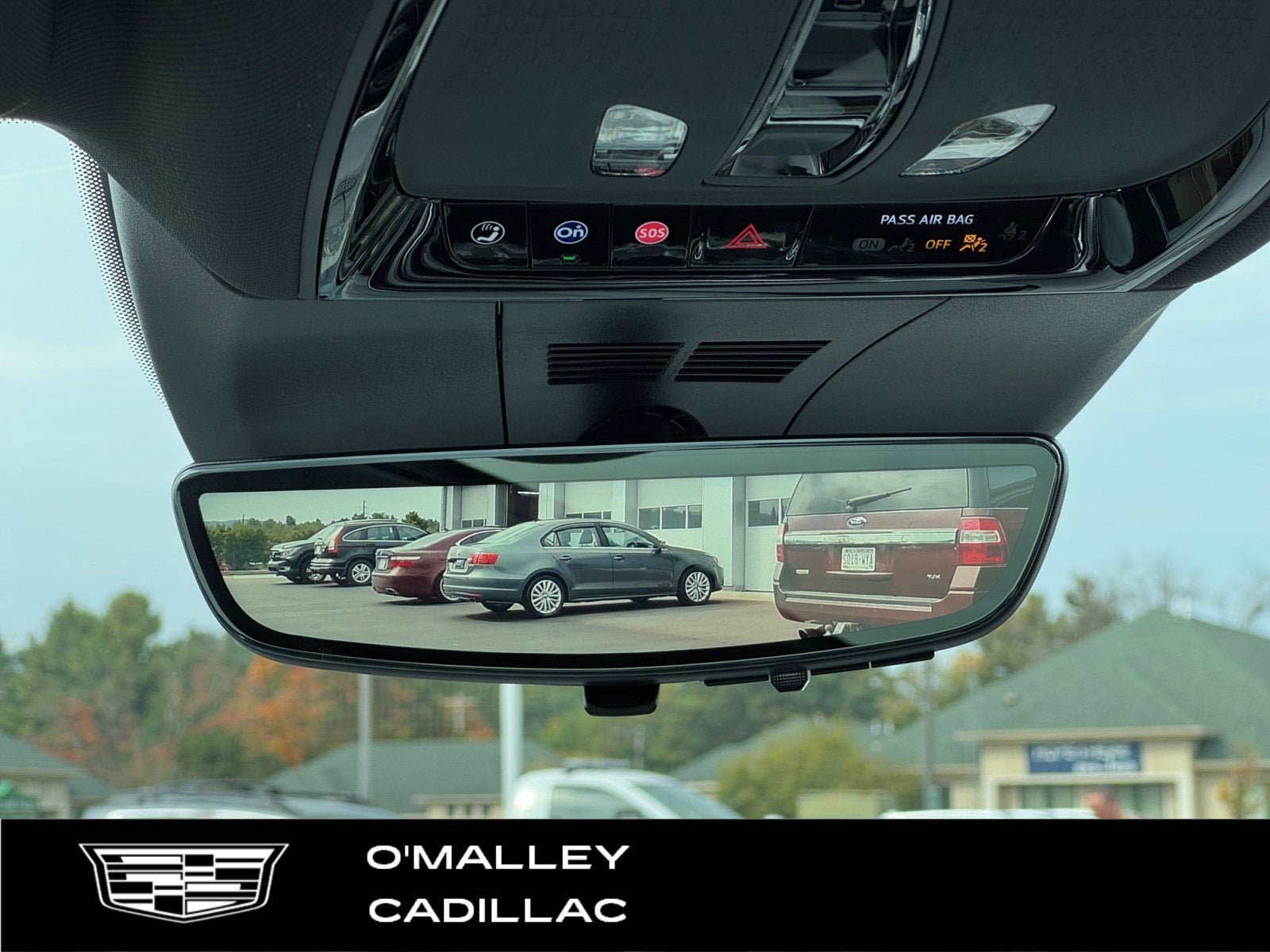 New 2026 Cadillac Lyriq Premium Luxury w/ LPO, Floor Liner Package AWD/4WD image 16