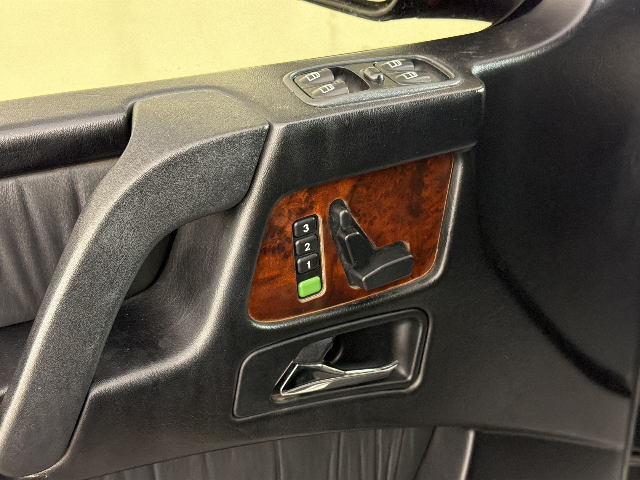 Used 2005 Mercedes-Benz G 55 AMG 4MATIC image 25