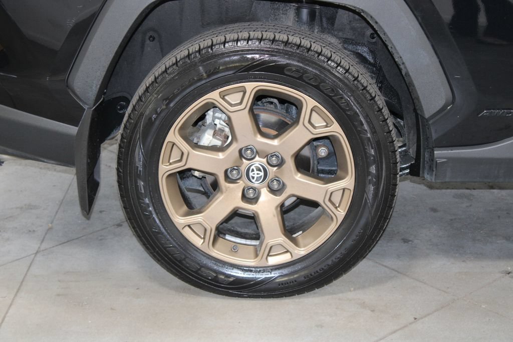 Used 2024 Toyota RAV4 AWD Hybrid image 13