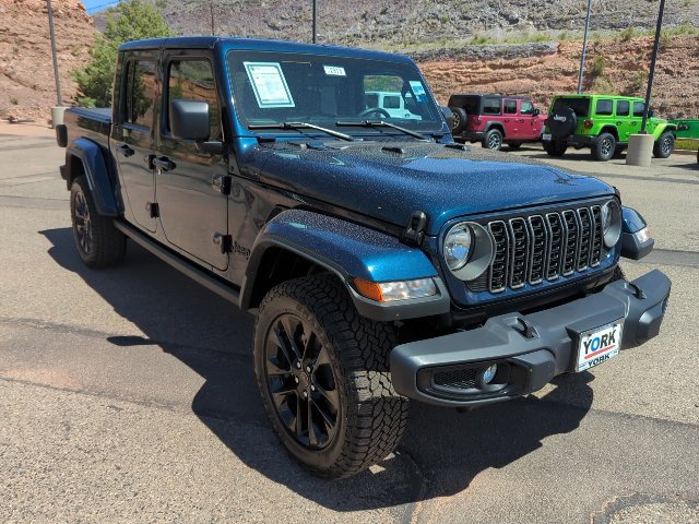Certified 2025 Jeep Gladiator Sport AWD/4WD image 3