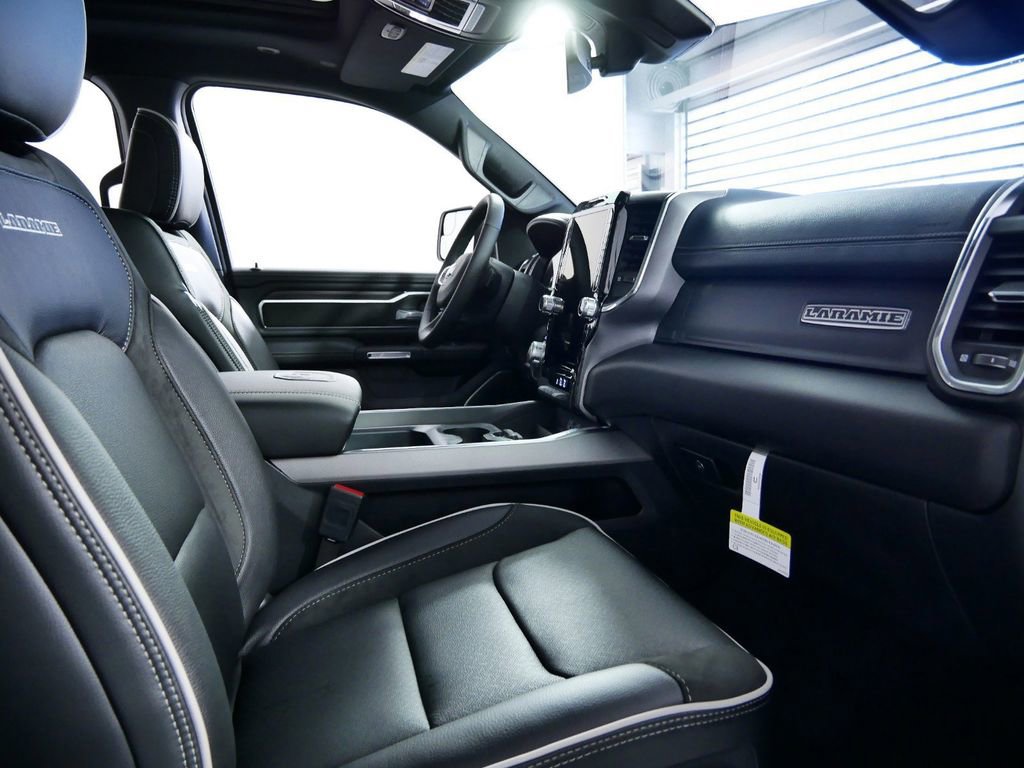 Used 2025 RAM 1500 Laramie w/ Sport Appearance Package image 27
