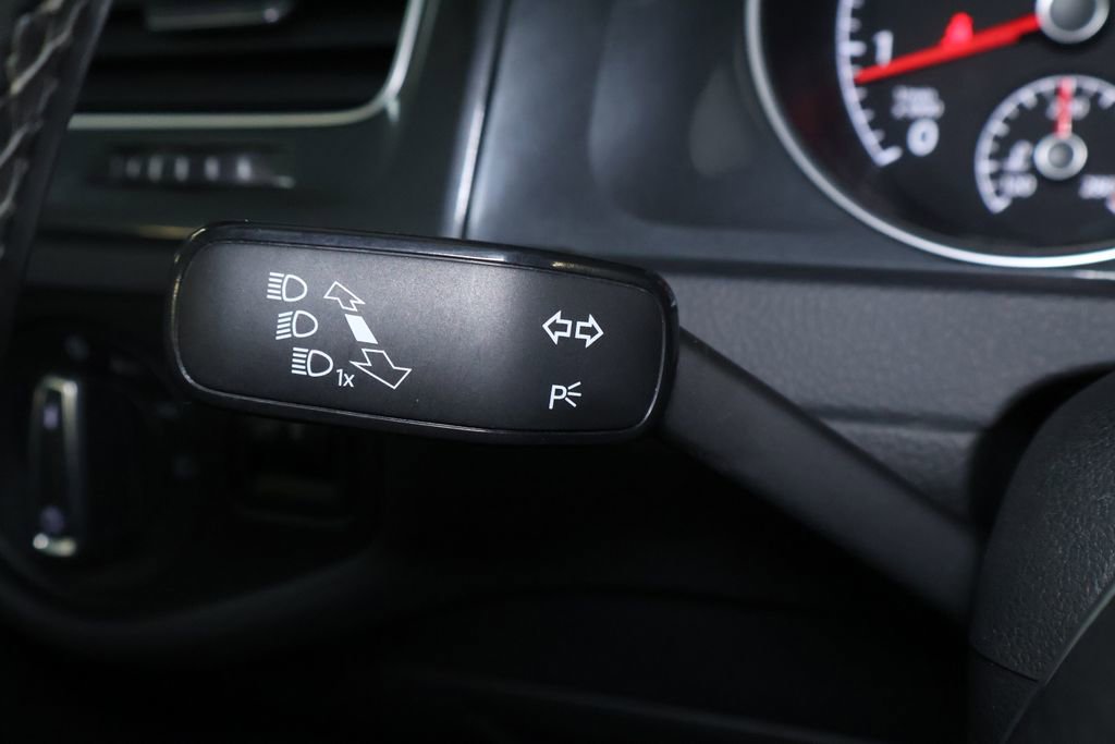 Used 2021 Volkswagen Golf 4-Door image 23