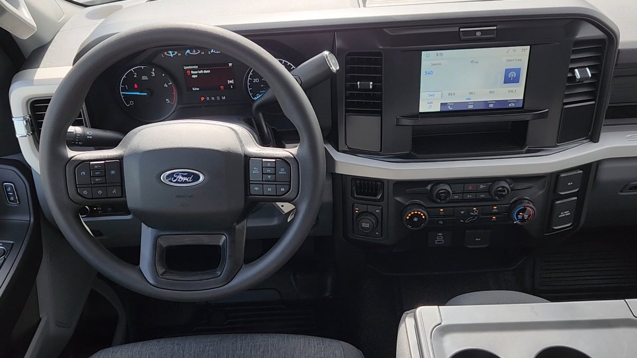 New 2025 Ford F550 4x4 Crew Cab image 18