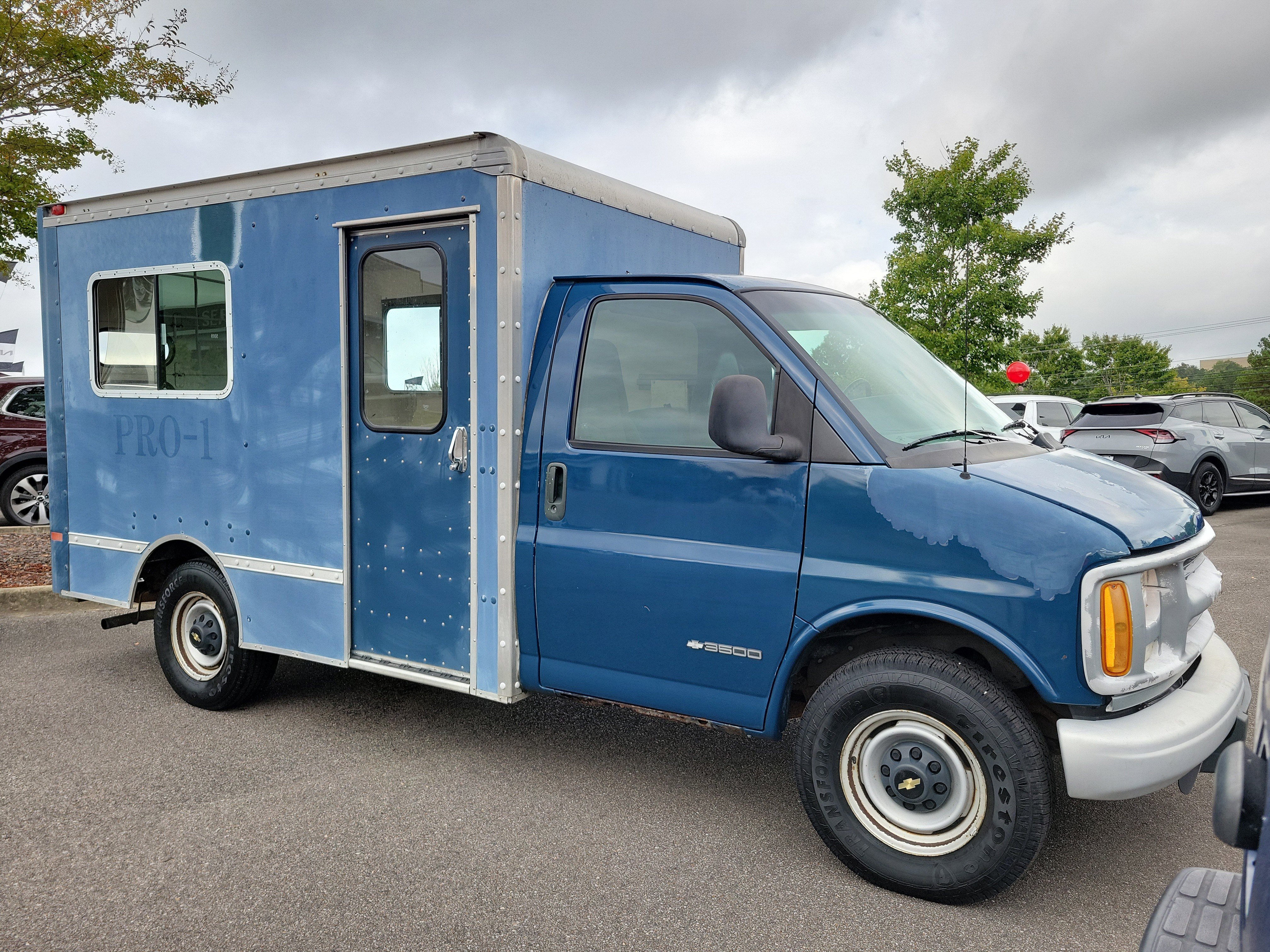 Used 2000 Chevrolet Express 3500