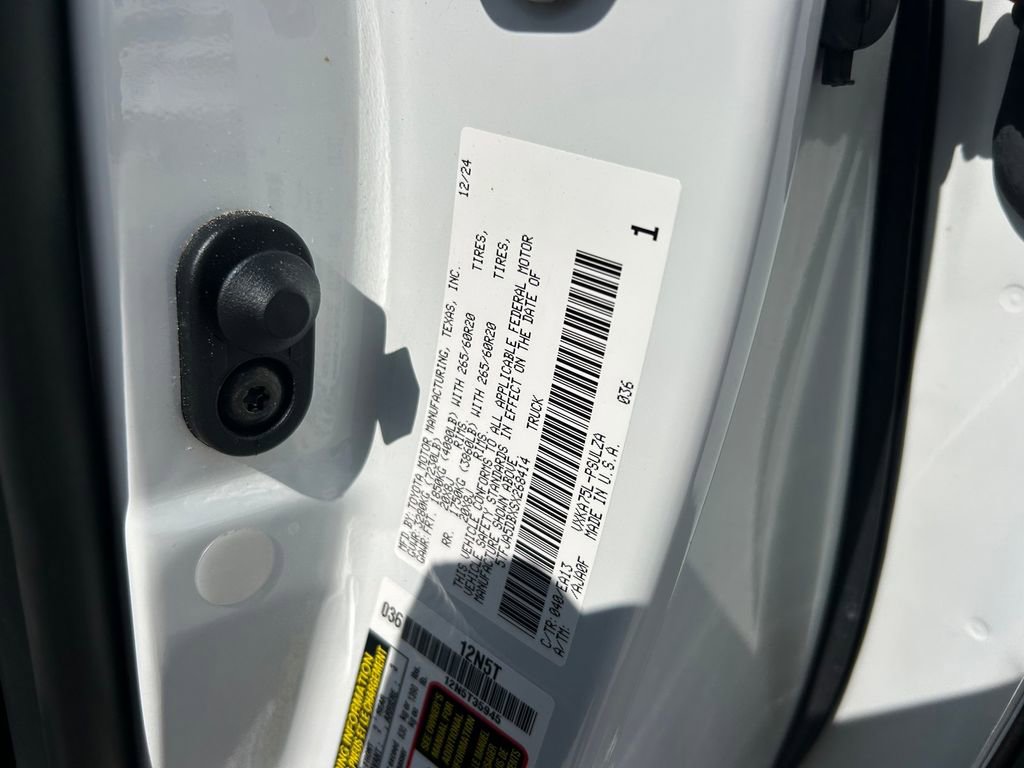Used 2025 Toyota Tundra Limited AWD/4WD image 10