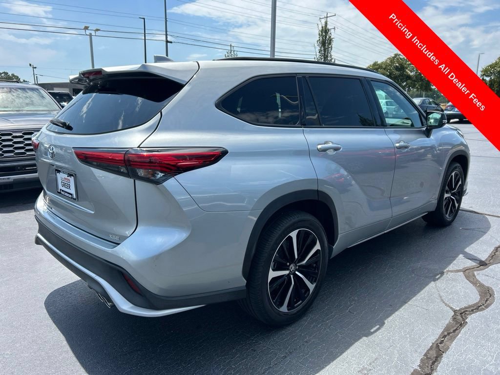 Used 2022 Toyota Highlander XSE FWD image 22