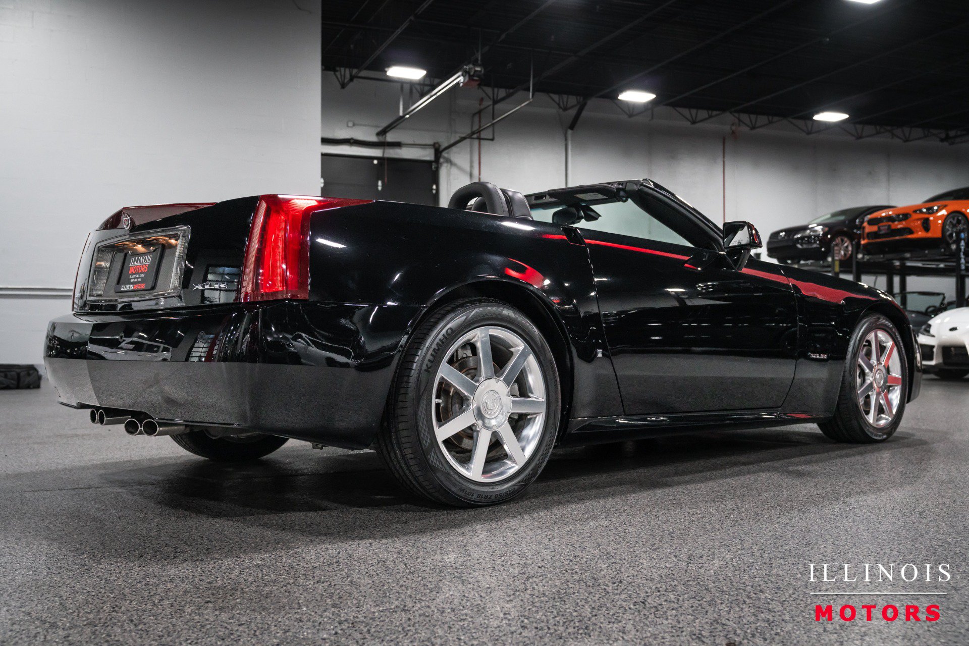 Used 2006 Cadillac XLR RWD image 5