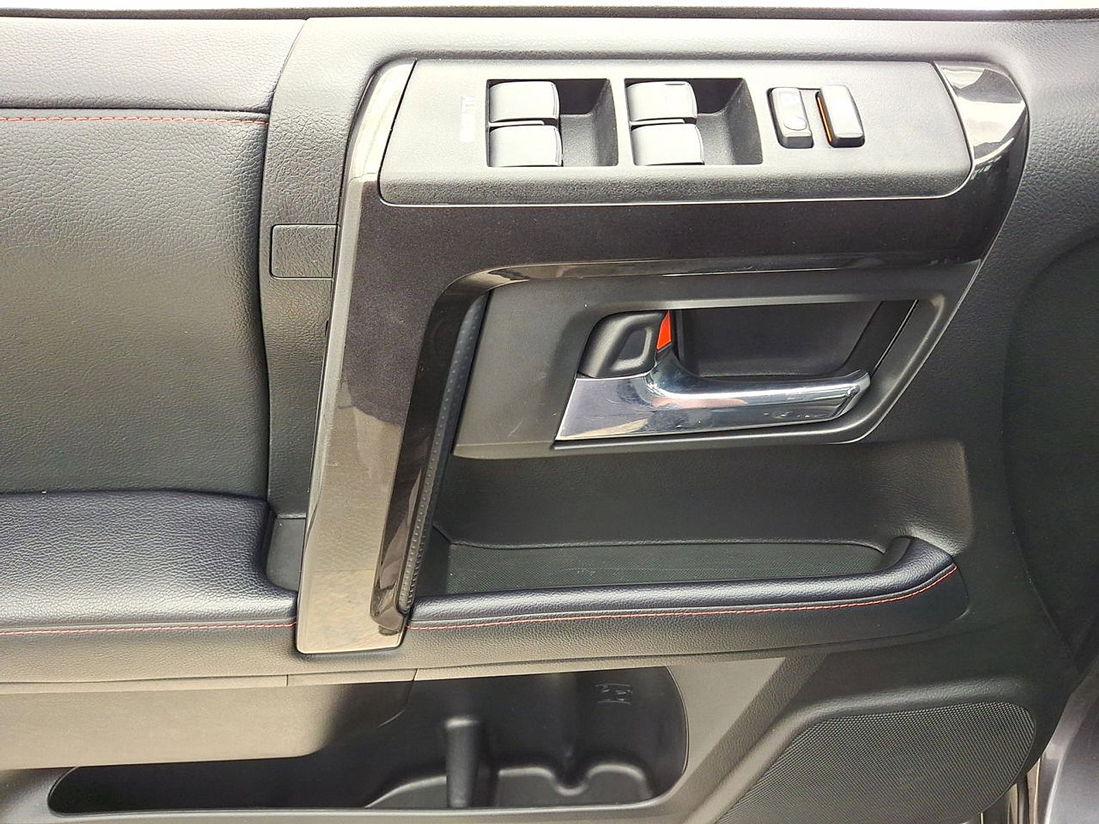 Used 2021 Toyota 4Runner Venture image 10