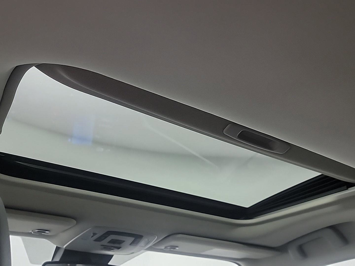 Used 2022 Toyota Sienna XLE w/ XLE Plus Package image 24