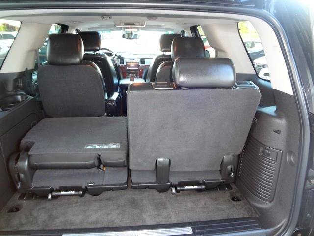Used 2011 Cadillac Escalade Premium AWD/4WD image 11