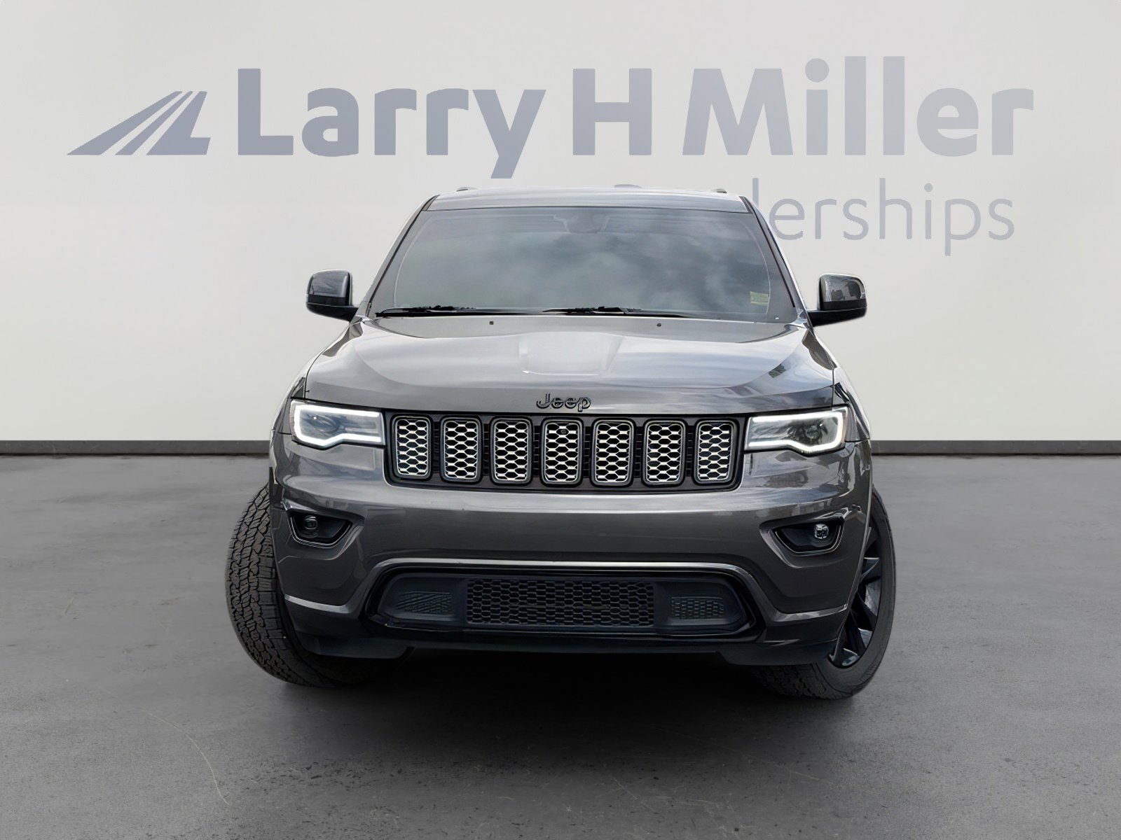 Used 2020 Jeep Grand Cherokee Altitude image 4