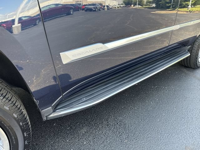 Used 2019 Cadillac Escalade Luxury AWD/4WD image 9