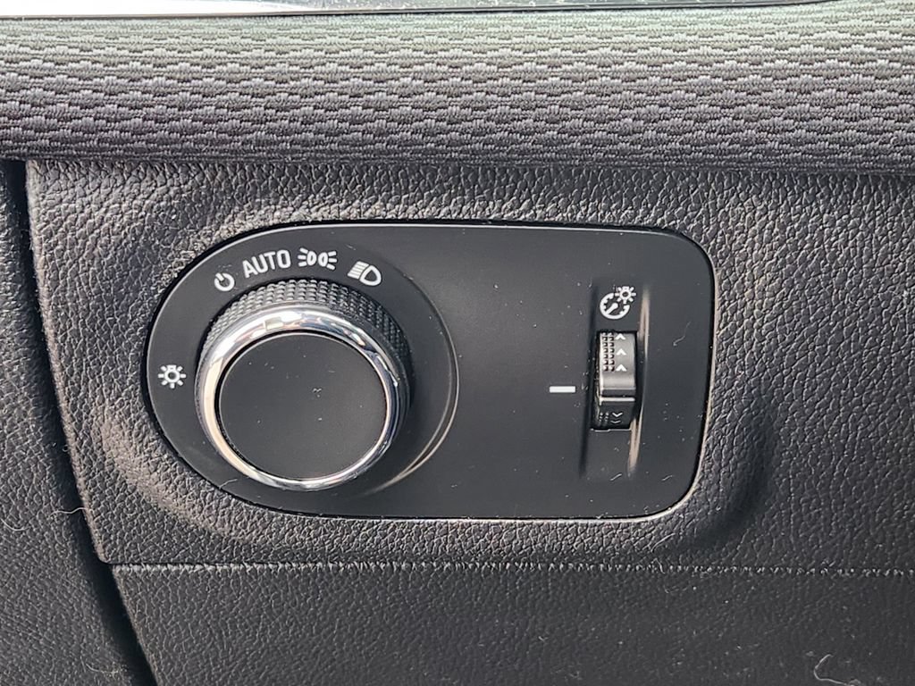 Used 2018 Chevrolet Cruze LT FWD image 13