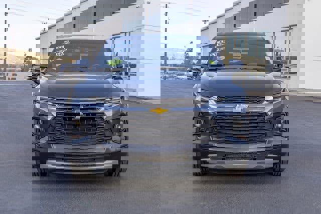 Used 2021 Chevrolet Blazer LT image 2