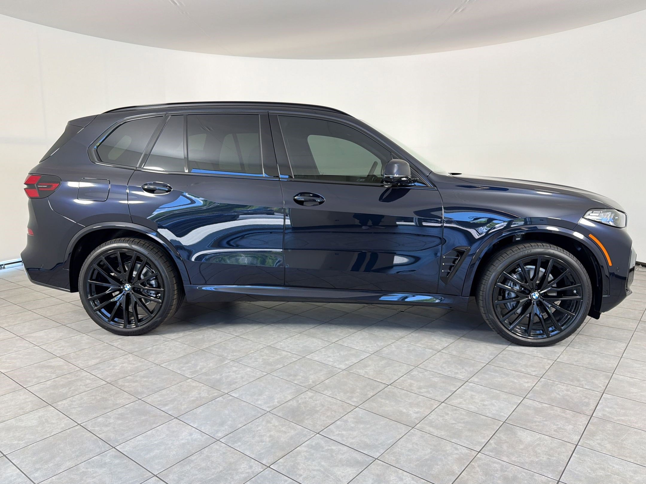 New 2026 BMW X5 xDrive40i AWD/4WD image 8