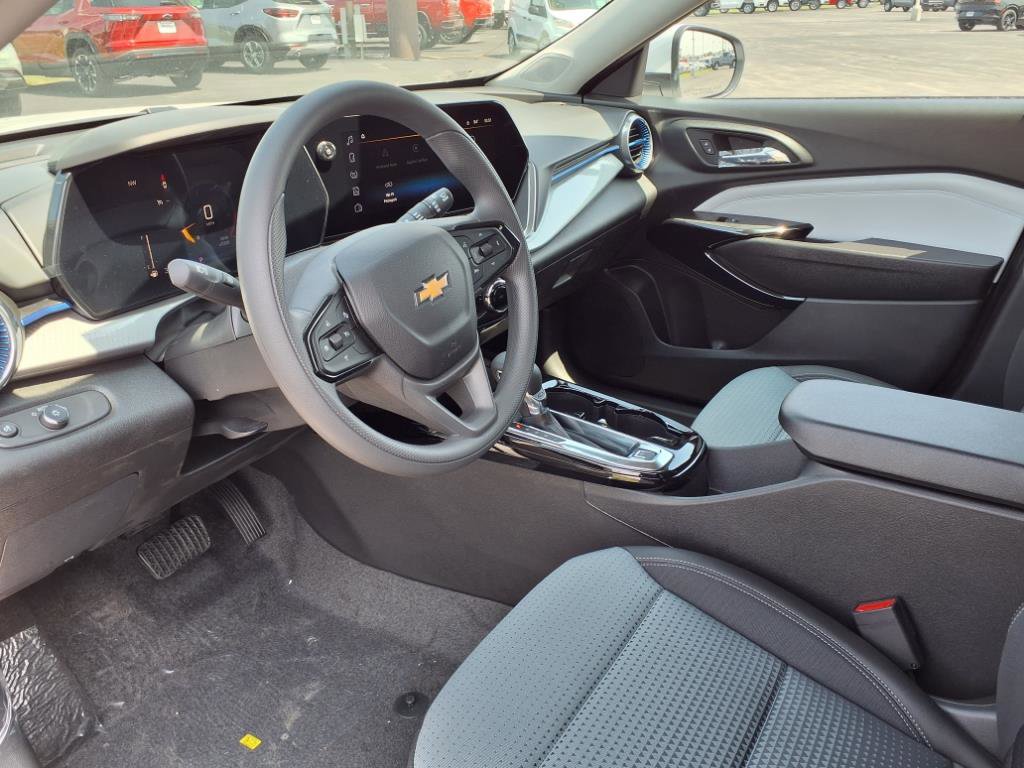 New 2025 Chevrolet Trax LT image 10