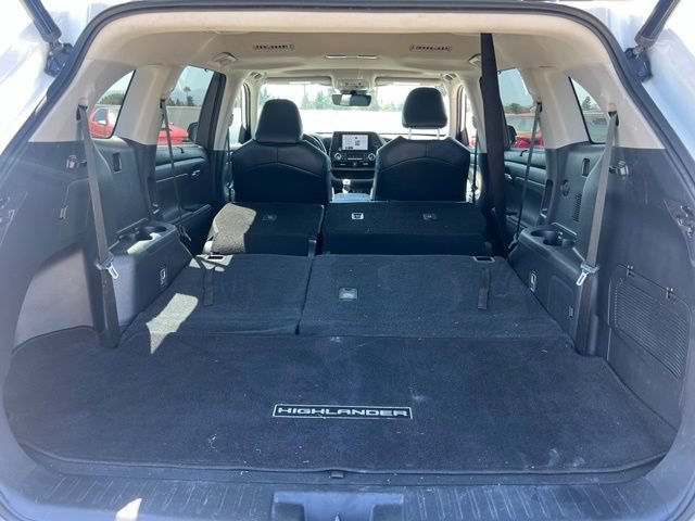 Used 2023 Toyota Highlander XLE FWD image 48