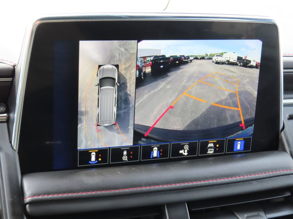 Used 2022 Chevrolet Suburban RST w/ Luxury Package AWD/4WD image 6