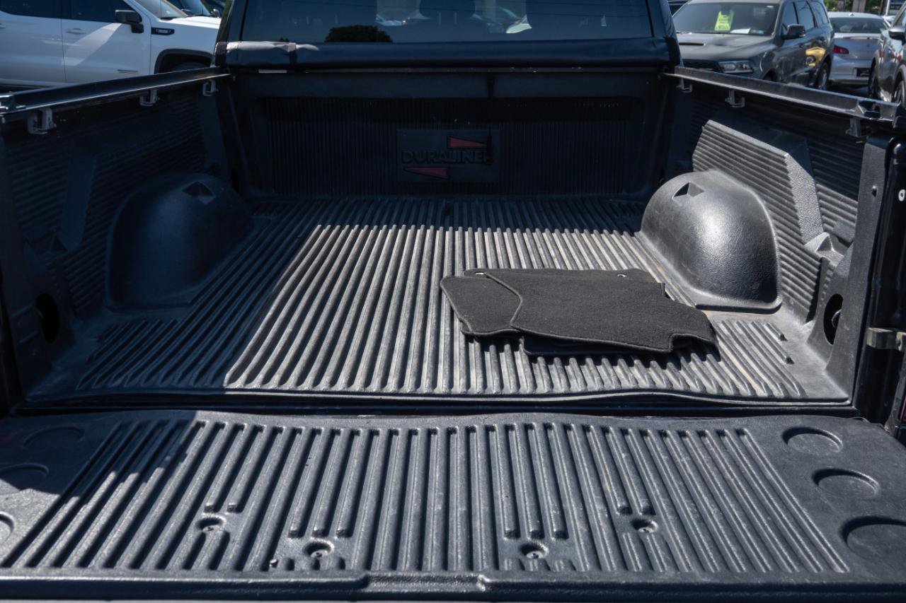 Used 2017 RAM 1500 Express AWD/4WD image 8