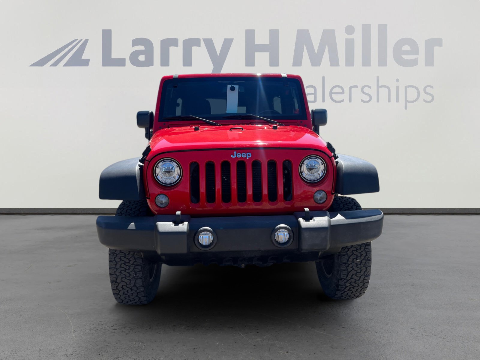 Used 2017 Jeep Wrangler Unlimited Rubicon w/ Connectivity Group image 8
