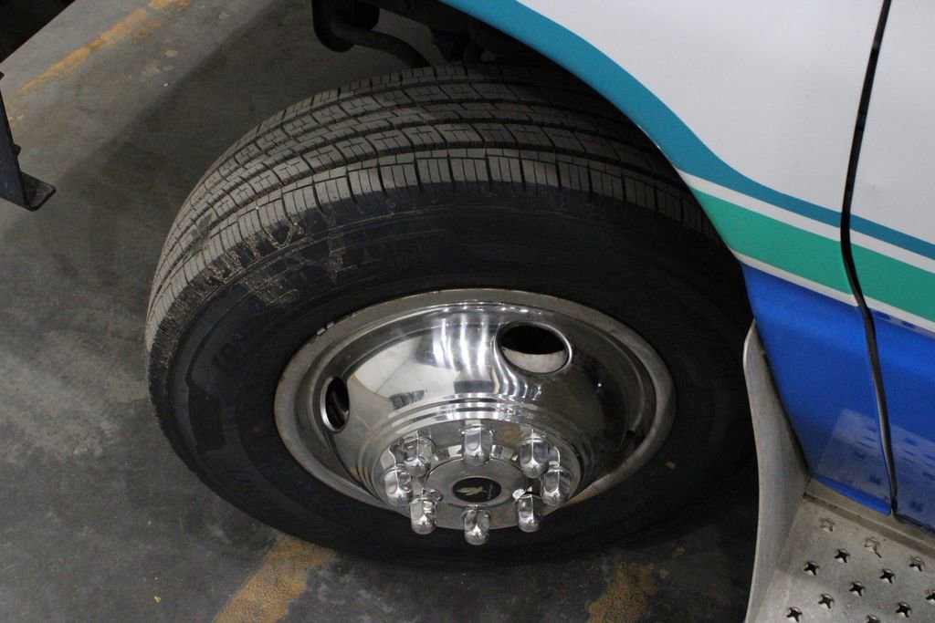 Used 2015 Ford E-450 and Econoline 450 Super Duty w/ Shuttle Bus Prep Package image 29