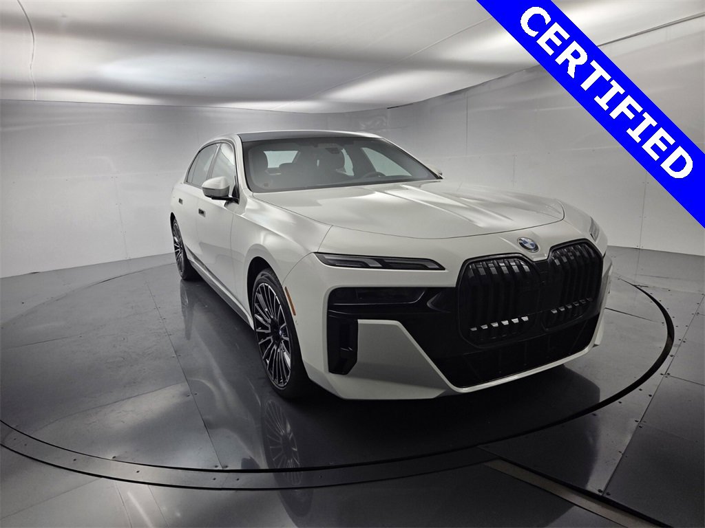 Certified 2025 BMW 760i xDrive image 4
