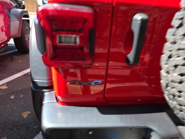 Used 2024 Jeep Wrangler Unlimited AWD/4WD image 13