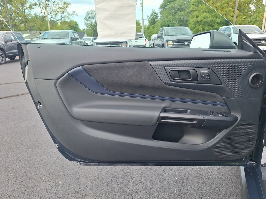 New 2025 Ford Mustang Dark Horse image 2