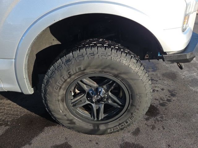 Used 2015 Ford F150 XLT w/ Equipment Group 302A Luxury image 2