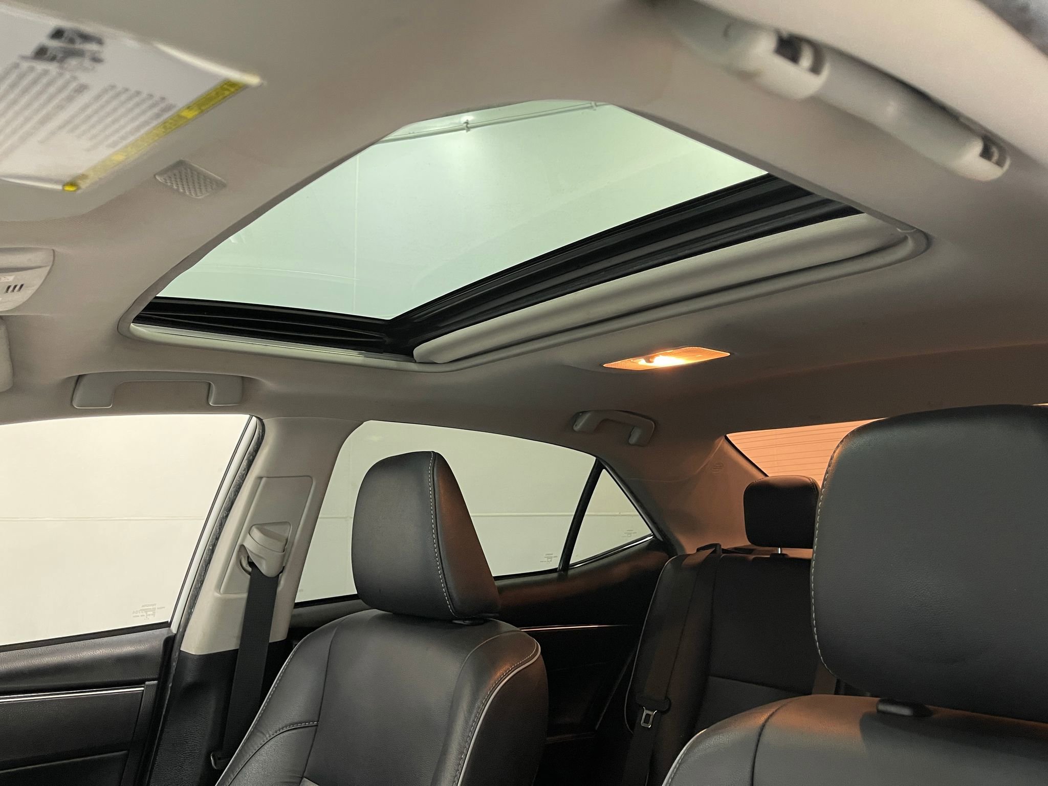 Used 2019 Toyota Corolla XLE w/ Carpet Mat Package (TMS) image 11