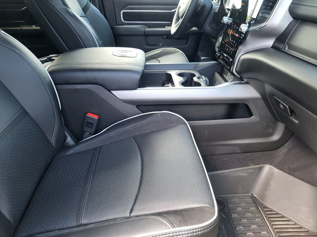 New 2026 RAM 2500 Laramie AWD/4WD image 13