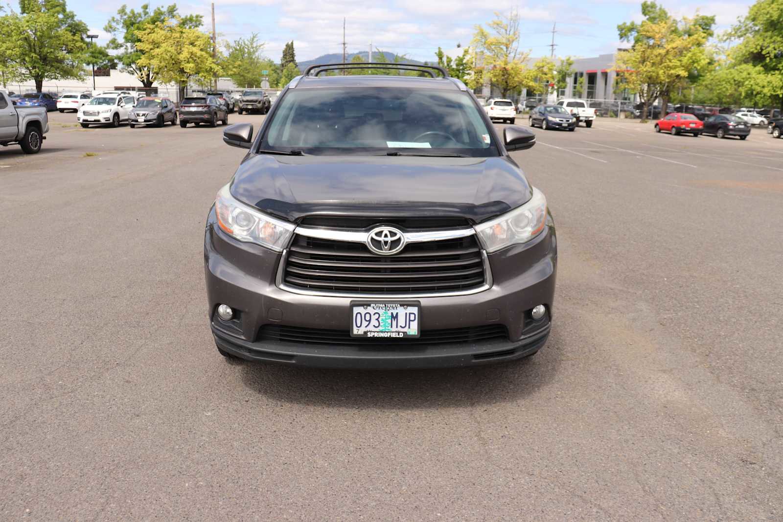Used 2016 Toyota Highlander XLE AWD/4WD image 2