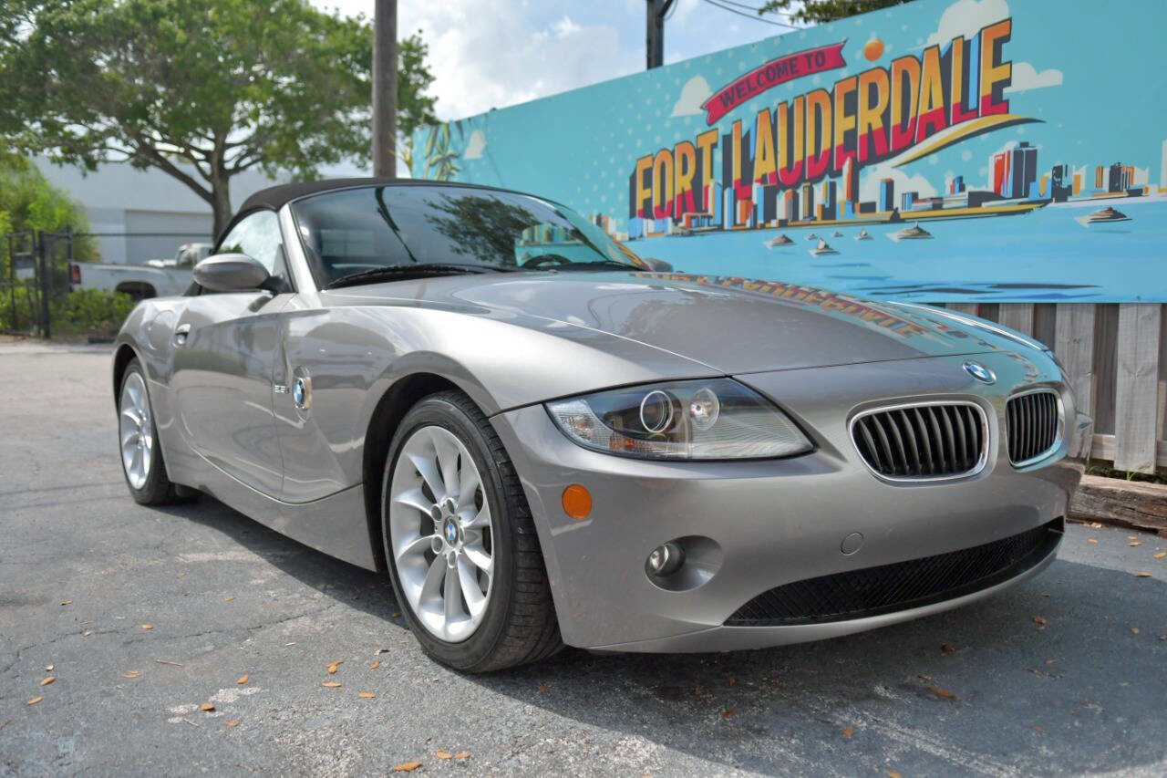 Used 2005 BMW Z4 2.5i image 26