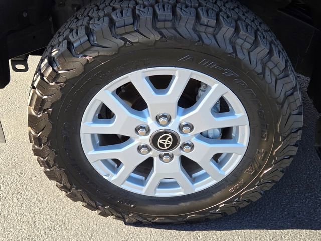 Used 2024 Toyota Tacoma SR5 image 8