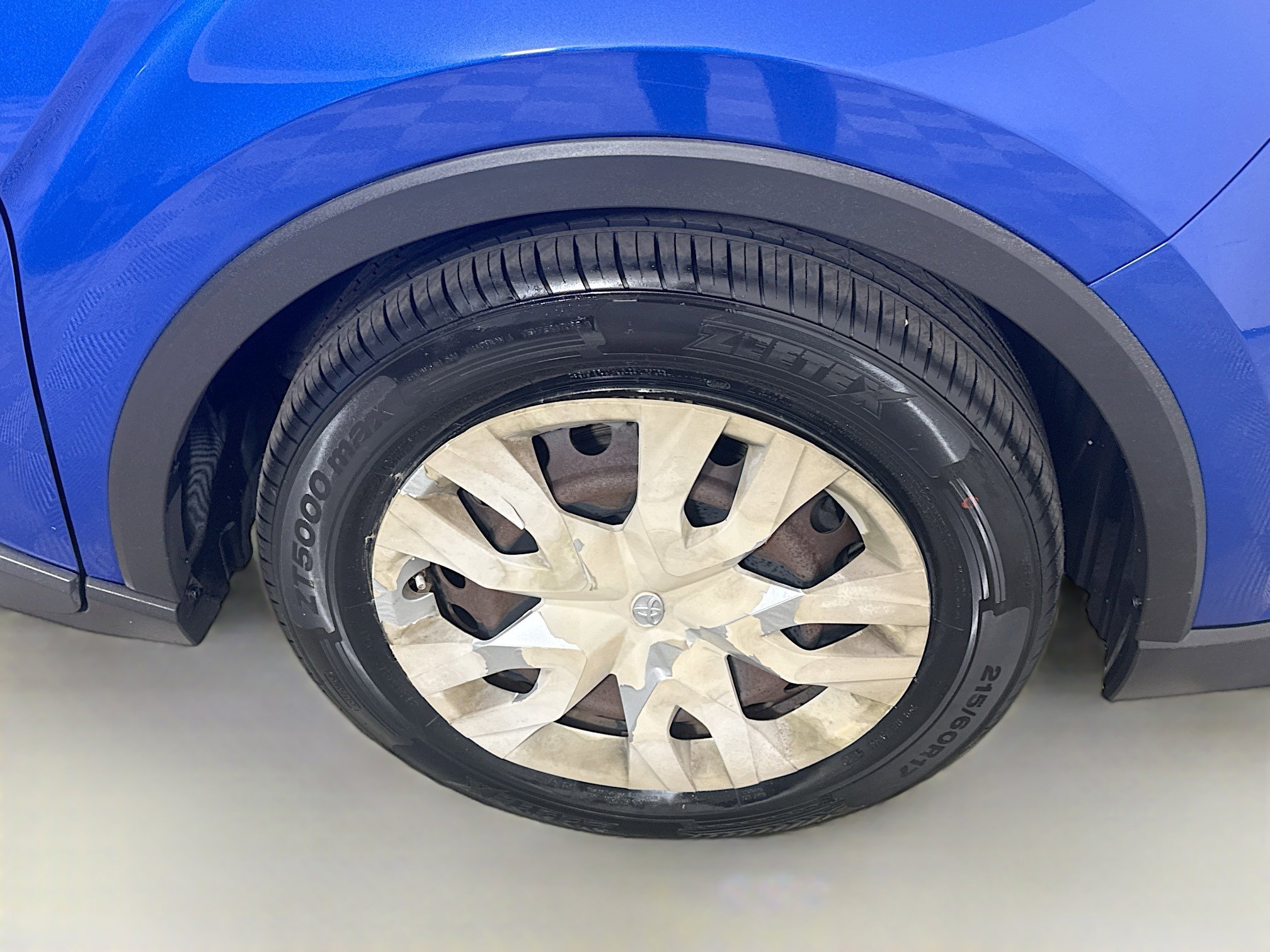 Used 2019 Toyota C-HR LE image 31