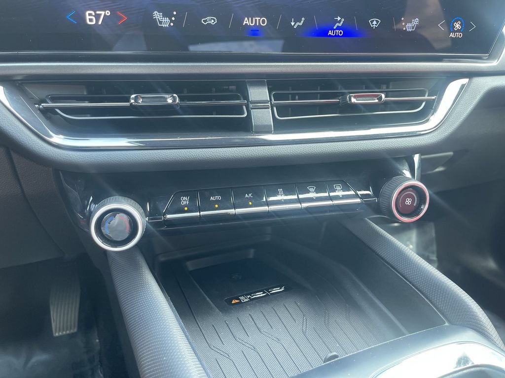 Used 2025 Chevrolet Equinox EV RS FWD image 24