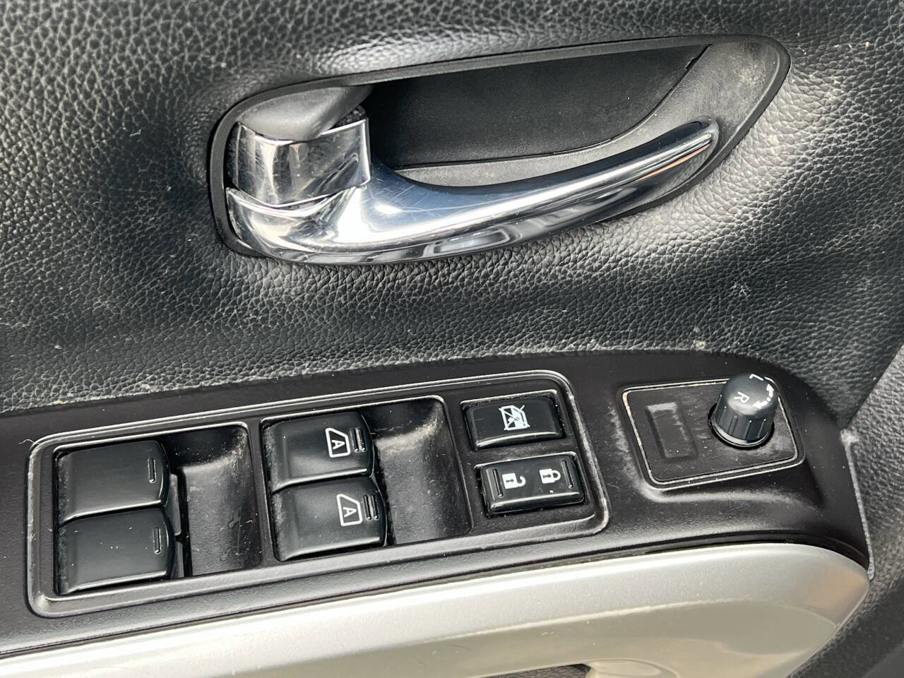 Used 2020 Nissan Titan SV w/ SV Convenience Package image 14