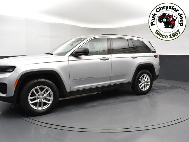 Used 2024 Jeep Grand Cherokee Laredo X w/ Trailer Tow Package image 3