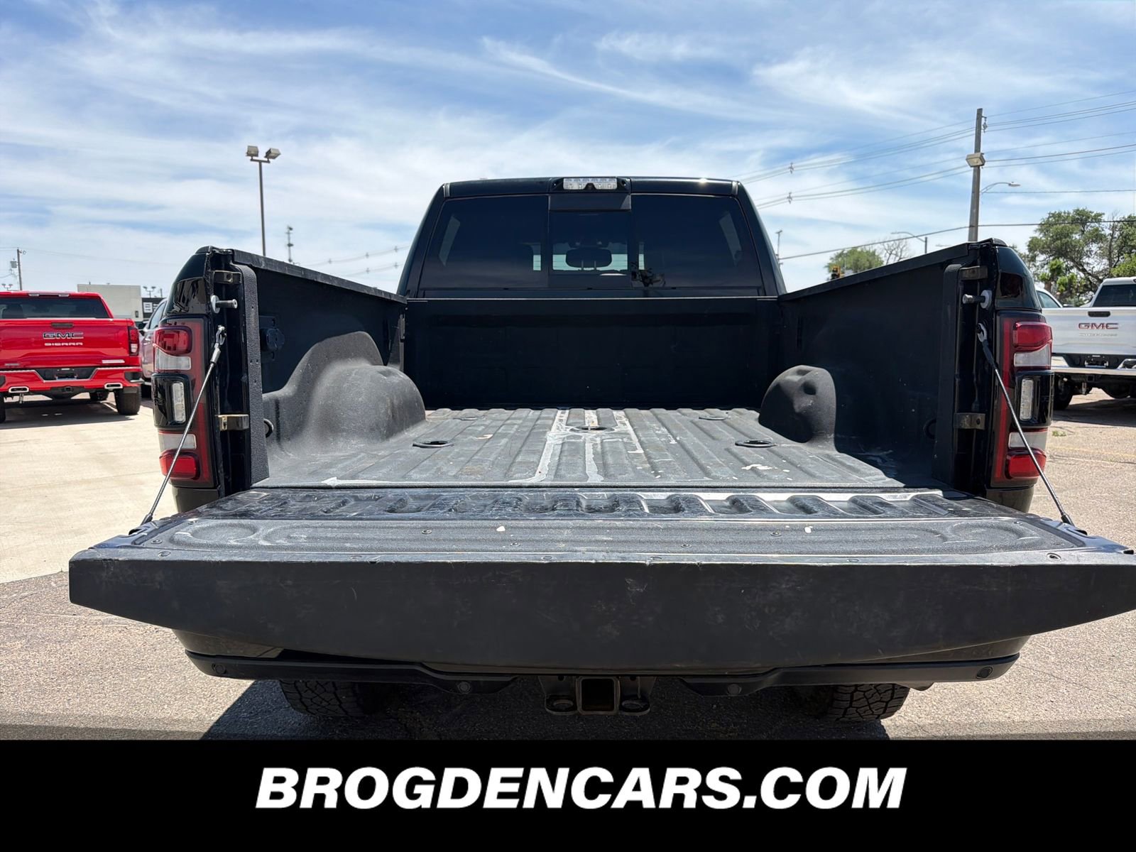 Used 2020 RAM 2500 Laramie w/ Night Edition AWD/4WD image 9