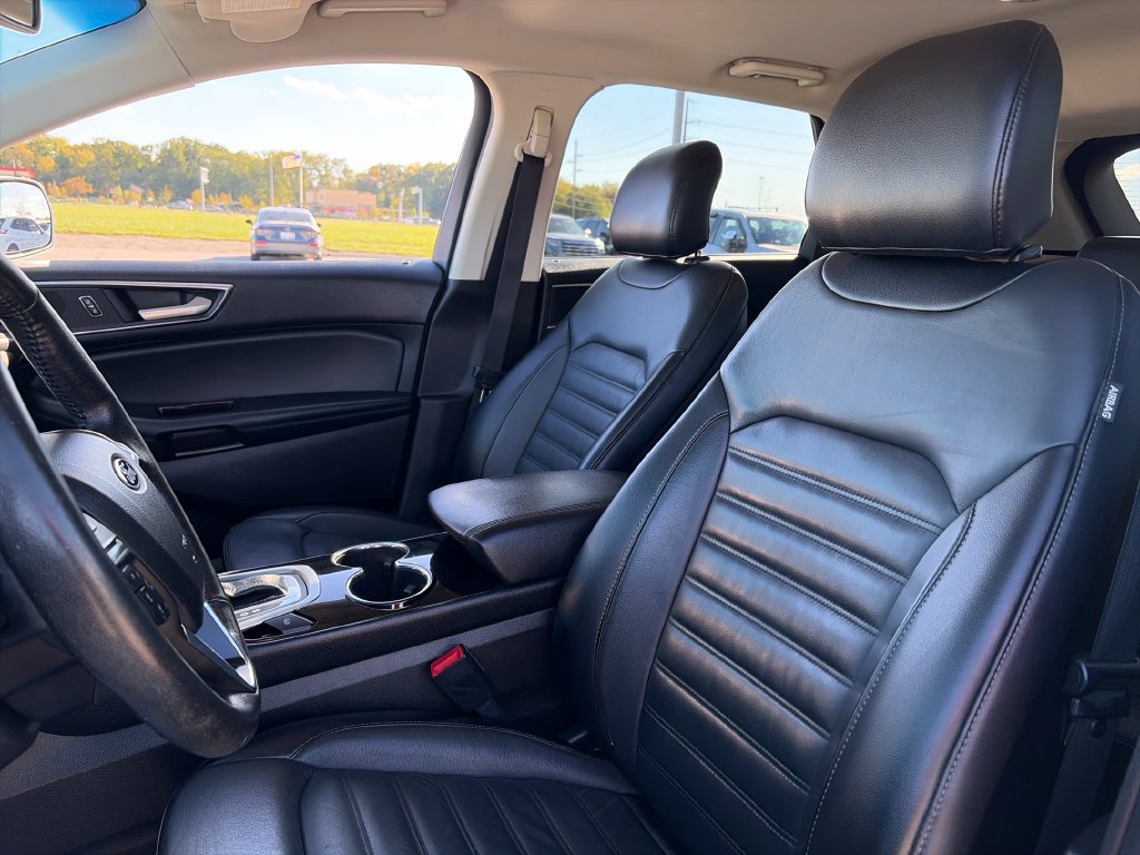 Used 2017 Ford Edge SEL w/ Equipment Group 201A AWD/4WD image 16