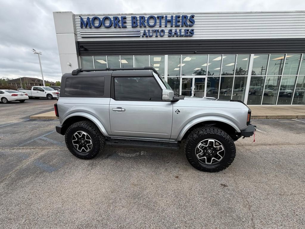 Used 2022 Ford Bronco Outer Banks AWD/4WD image 1