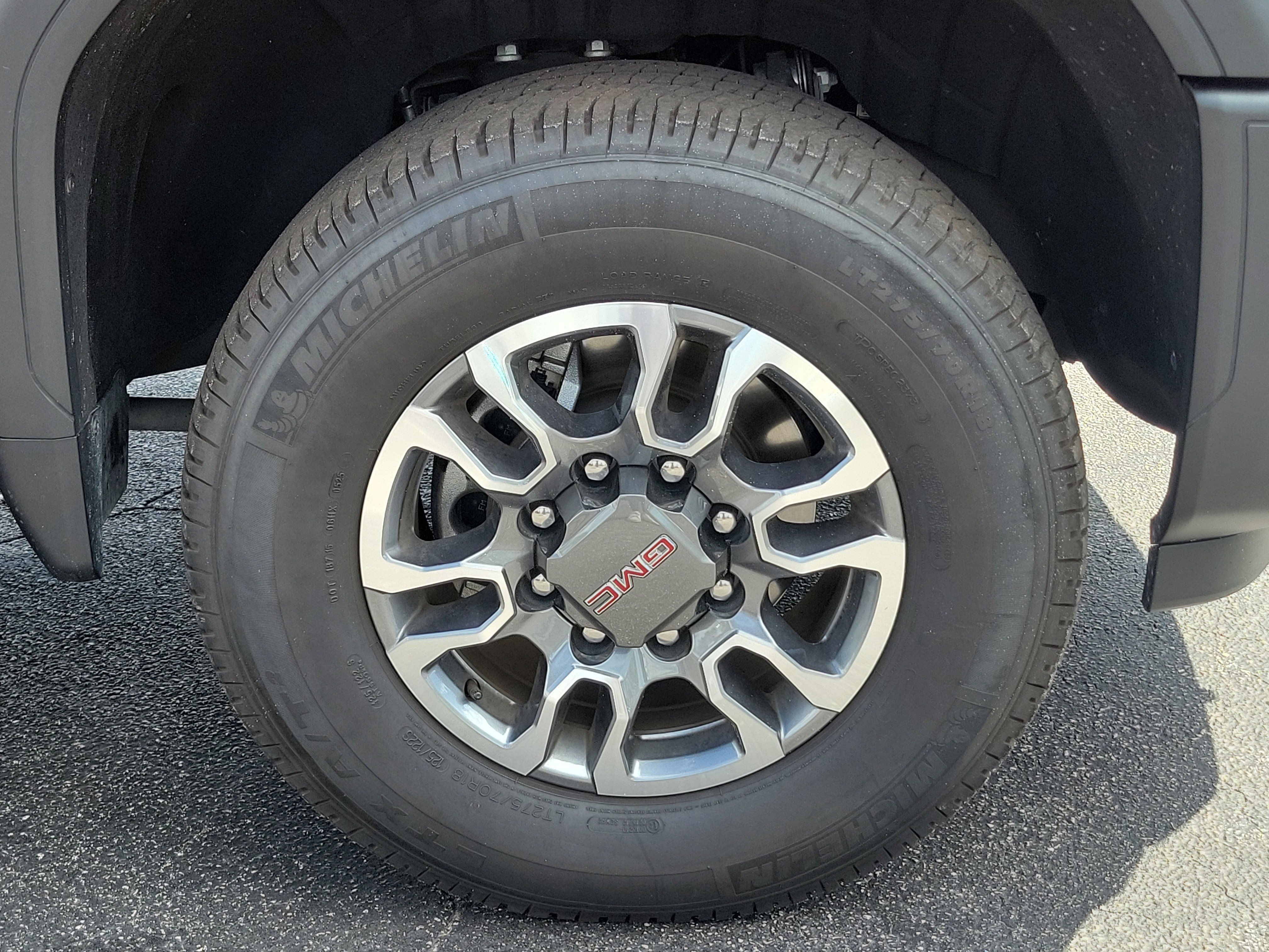 Used 2025 GMC Sierra 2500 SLT w/ SLT Premium Package image 7