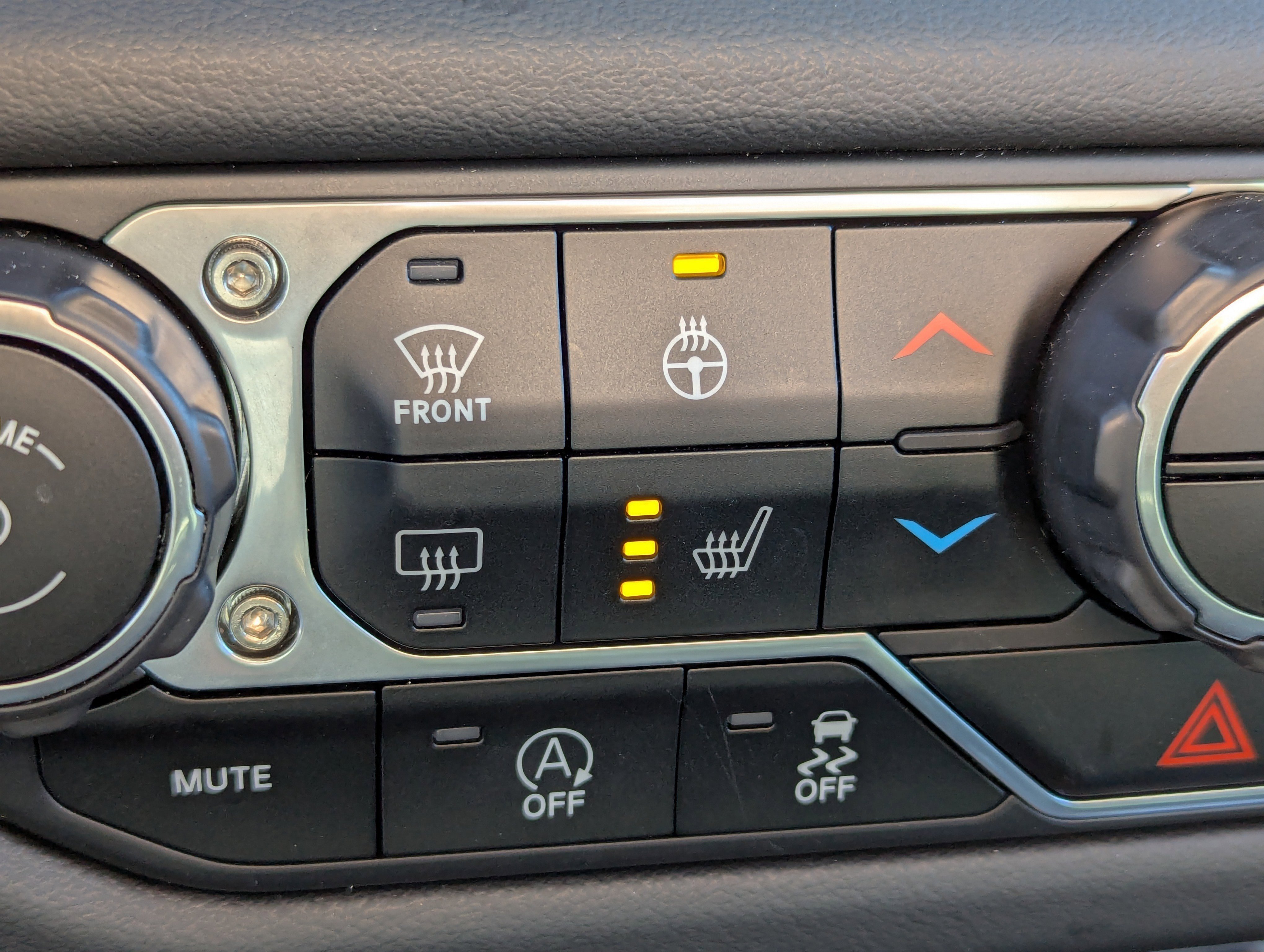 Used 2024 Jeep Wrangler Sahara w/ Safety Group image 22