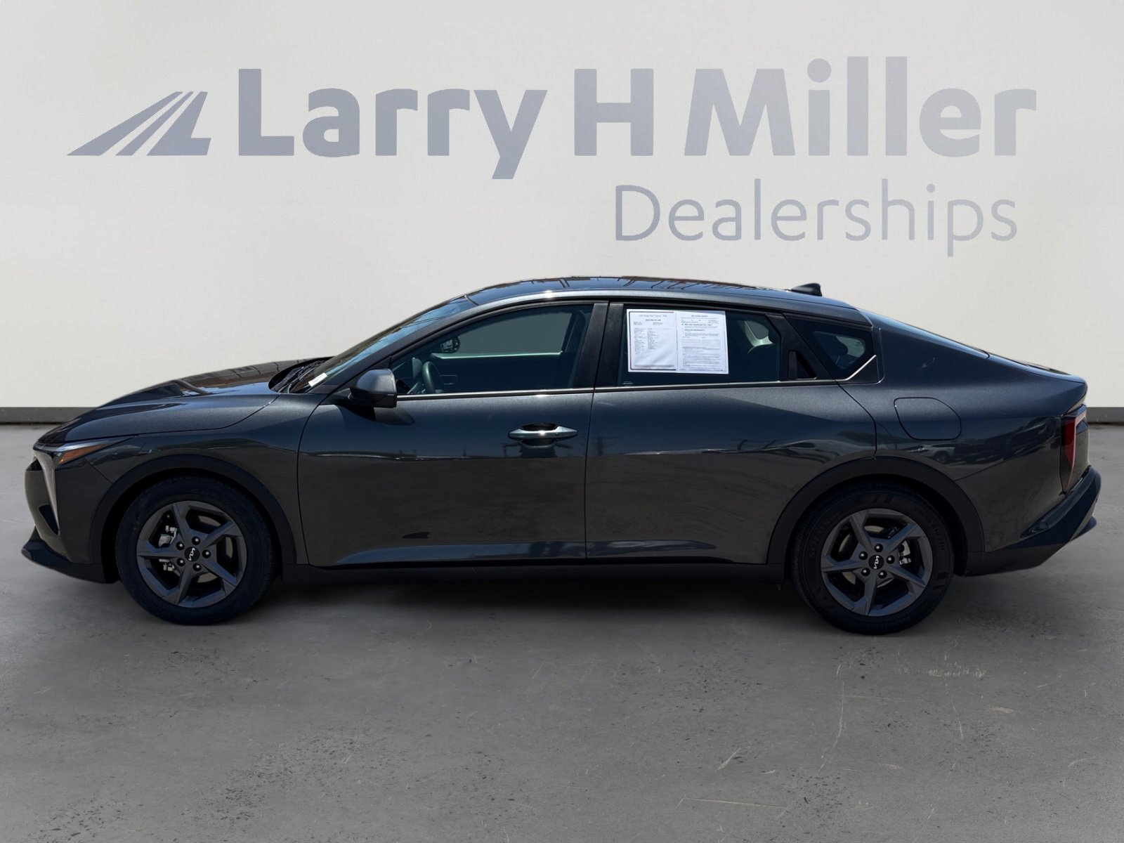 Used 2025 Kia K4 FWD image 2